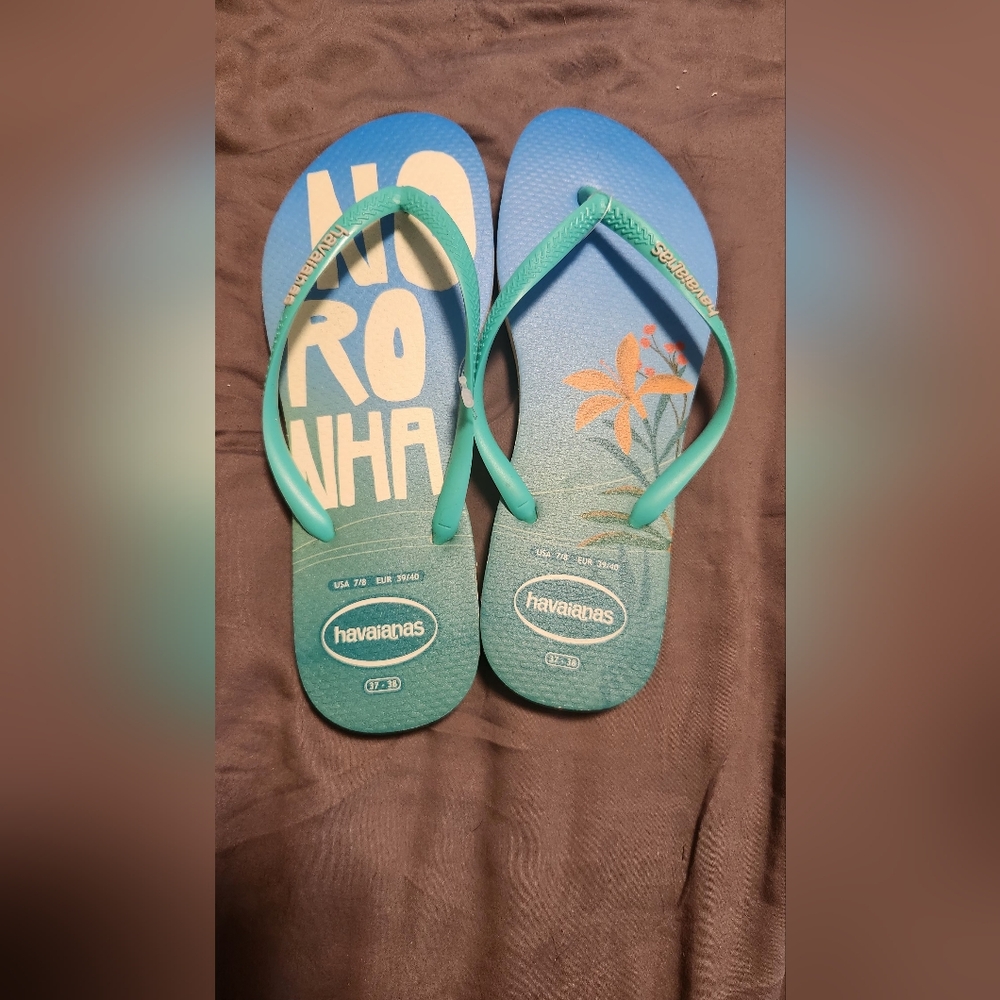 Size 7/8 Havaiana's